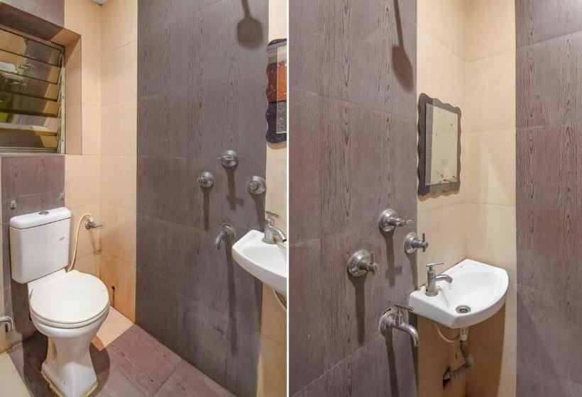 호텔 Oyo 78593 Nidhi International