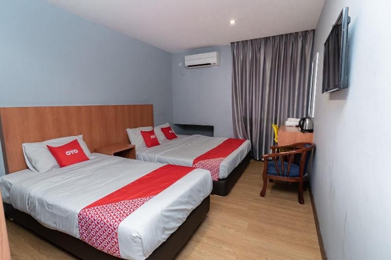 בית מלון כפרי Oyo 90207 Sir Inn