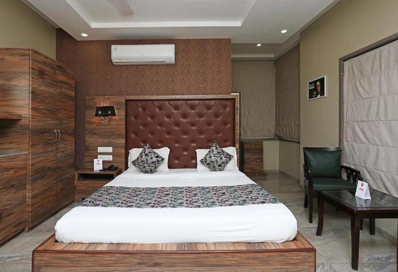 酒店 Oyo 10226 Surya Palace