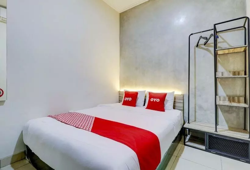 Otel Oyo 90215 Ada Residence