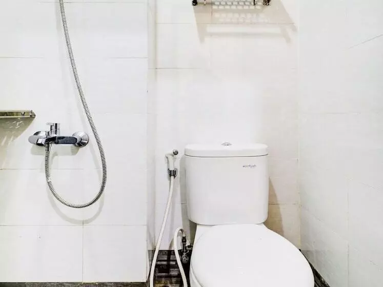 Otel Oyo 90215 Ada Residence