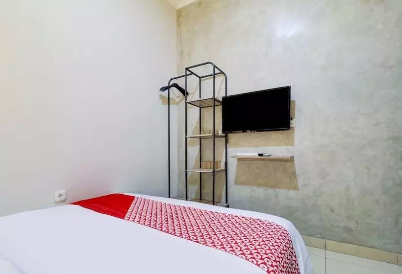 Otel Oyo 90215 Ada Residence