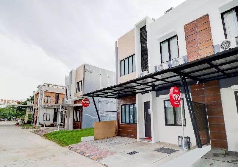 Otel Oyo 90215 Ada Residence