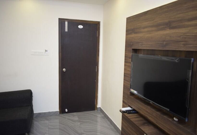 Hotel Sai Senthoor Paradise