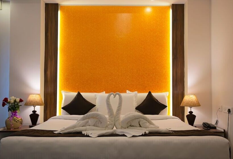 Hotel Sai Senthoor Paradise