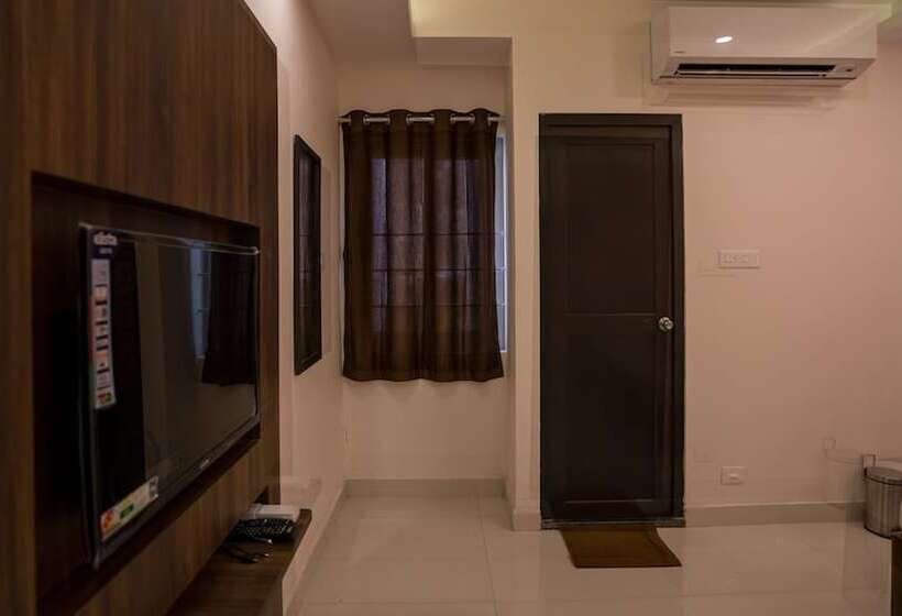 Hotel Sai Senthoor Paradise