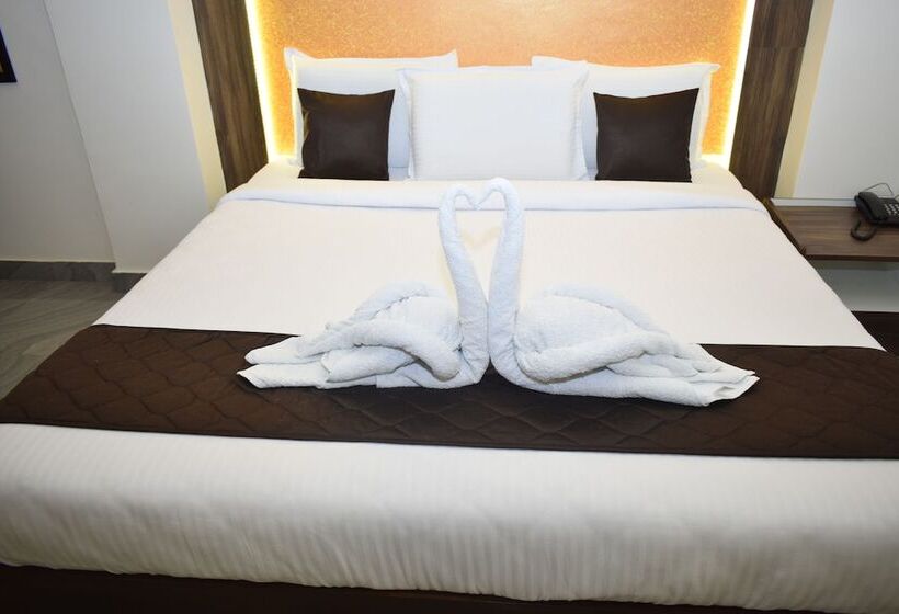 Hotel Sai Senthoor Paradise