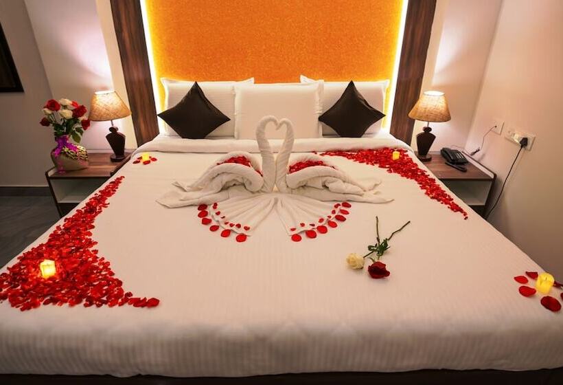 Hotel Sai Senthoor Paradise