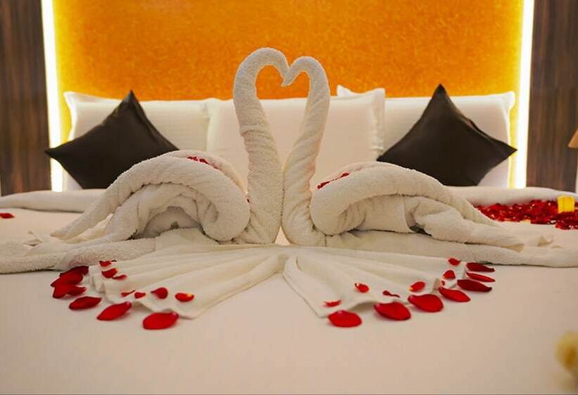 Hotel Sai Senthoor Paradise