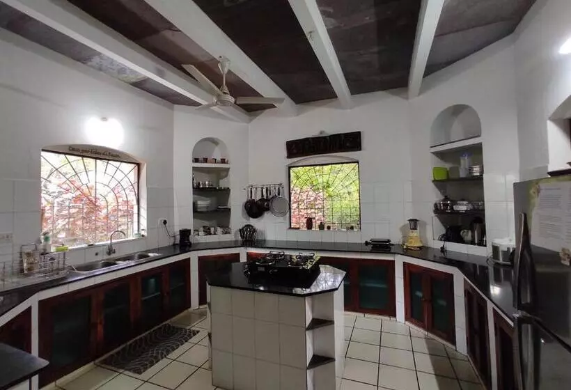 پانسیون Gaia's Garden Guest House