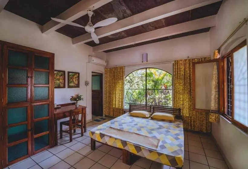 پانسیون Gaia's Garden Guest House