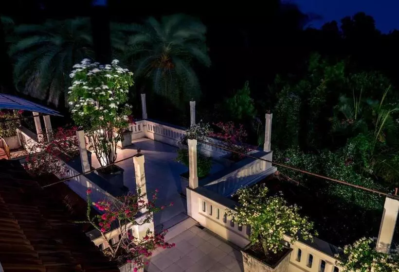 پانسیون Gaia's Garden Guest House