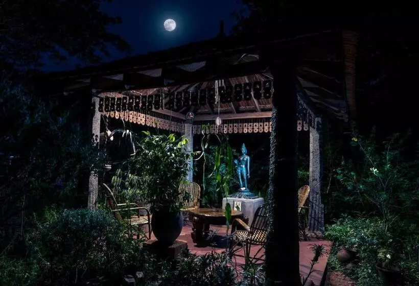 پانسیون Gaia's Garden Guest House