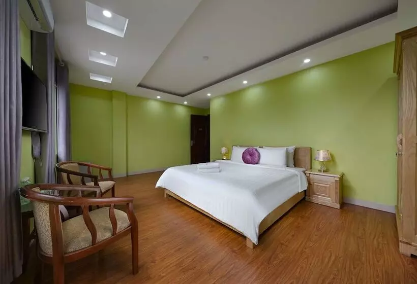 ホテル Golden Lotus Airport