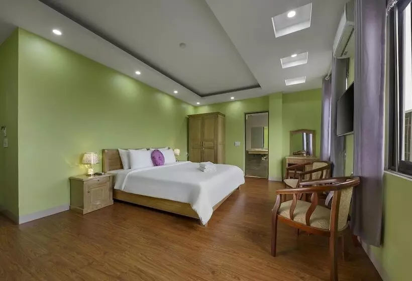 ホテル Golden Lotus Airport