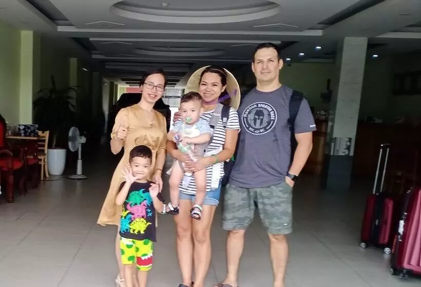 ホテル Golden Lotus Airport