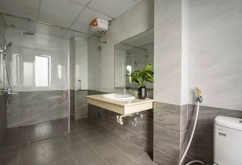 ホテル Golden Lotus Airport