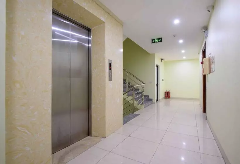 ホテル Golden Lotus Airport