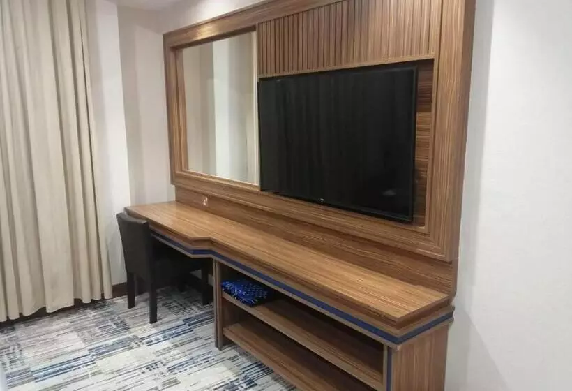 هتل Oriental Residence