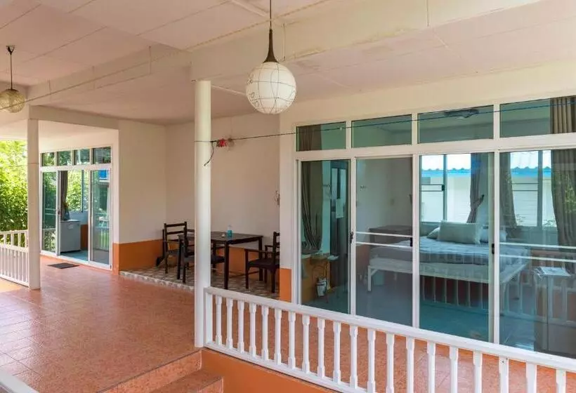 Hotelli Sabai Beach Resort