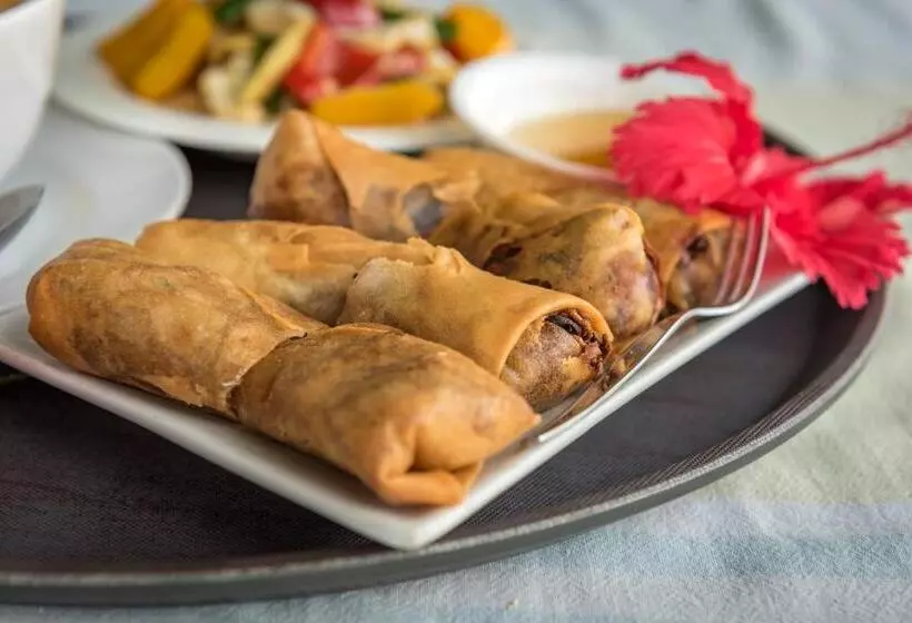 Hotelli Sabai Beach Resort