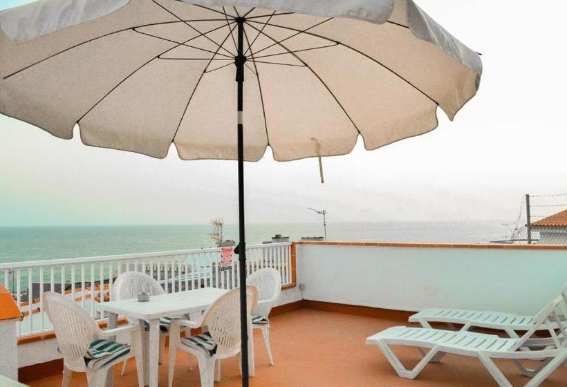 פנסיון Banana Surf House