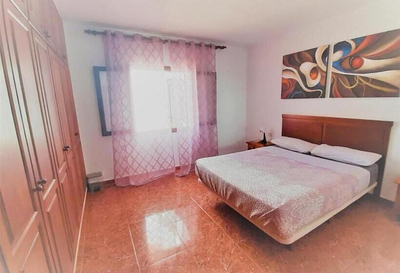 פנסיון Banana Surf House