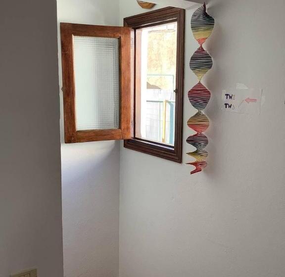 פנסיון Banana Surf House