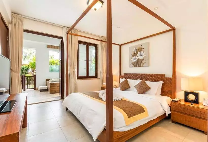 Отель Aegean Suites Sanya Yalong Bay Resort