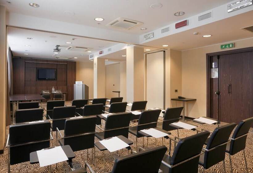 בית מלון כפרי Crowne Plaza Milan City, An Ihg