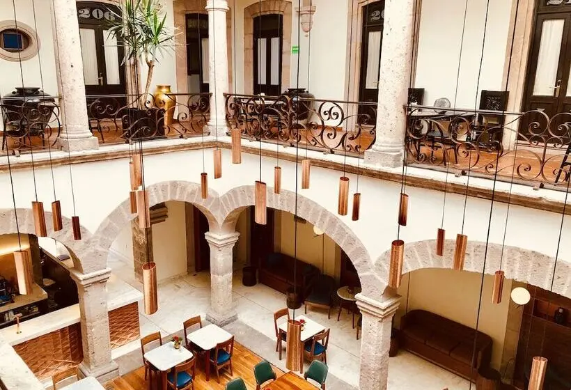 Hotelli Herencia By Hosting House