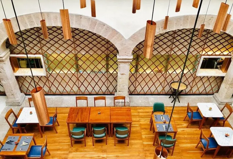 Hotelli Herencia By Hosting House