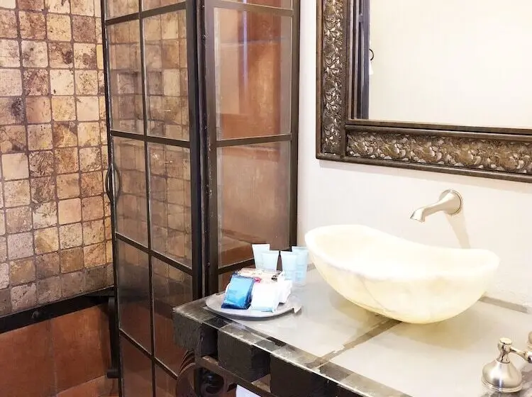 Hotelli Herencia By Hosting House