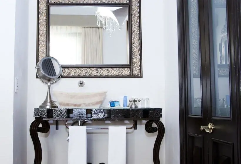 Hotelli Herencia By Hosting House