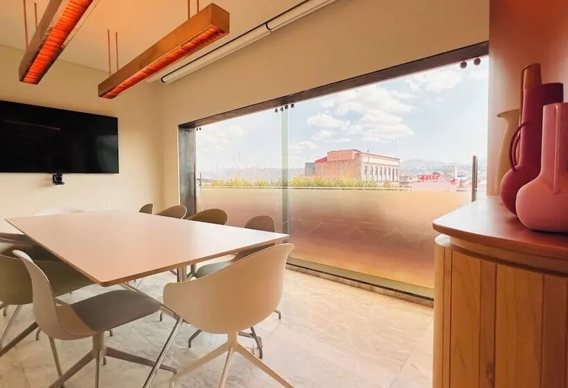 Hotelli Herencia By Hosting House