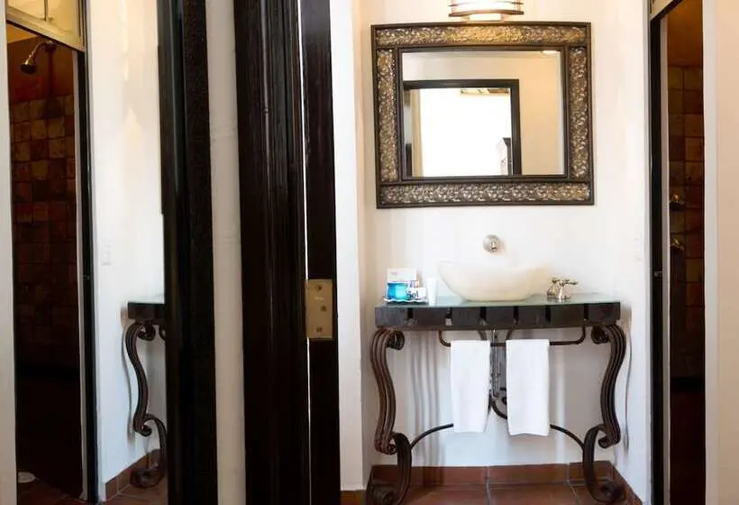 Hotelli Herencia By Hosting House