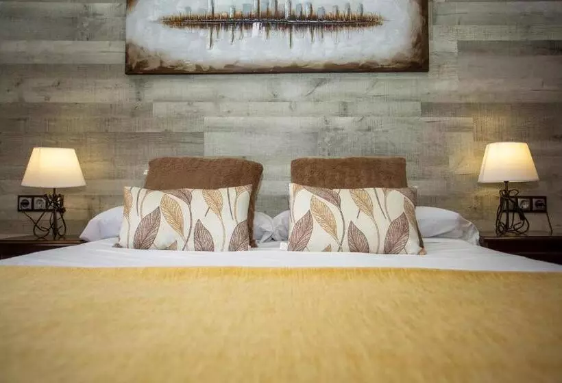 乡村酒店  Caserio De Iznájar