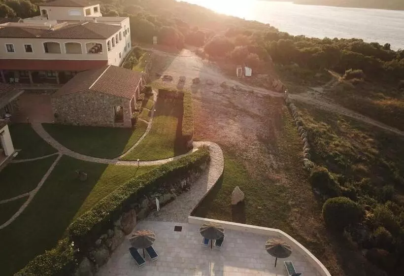 Отель Valkarana Country Relais