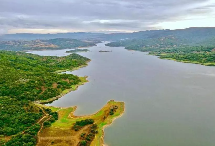 Отель Valkarana Country Relais