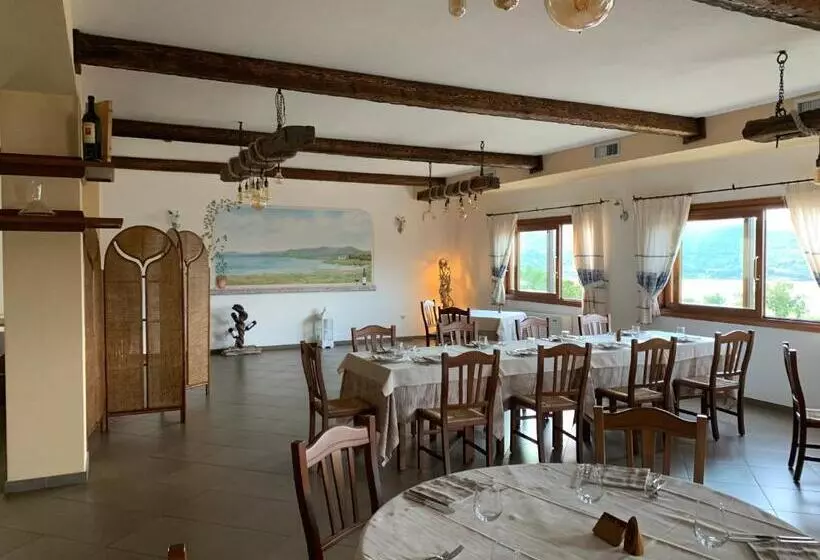 Отель Valkarana Country Relais