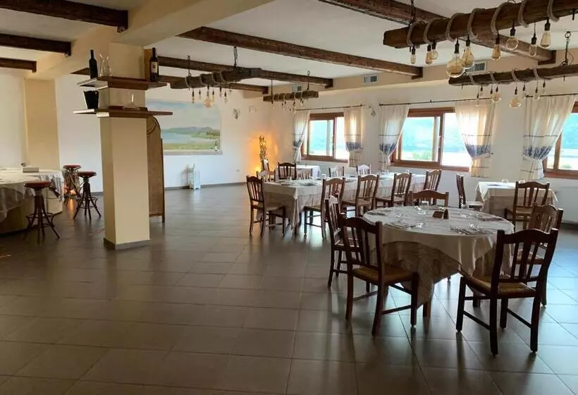 Отель Valkarana Country Relais