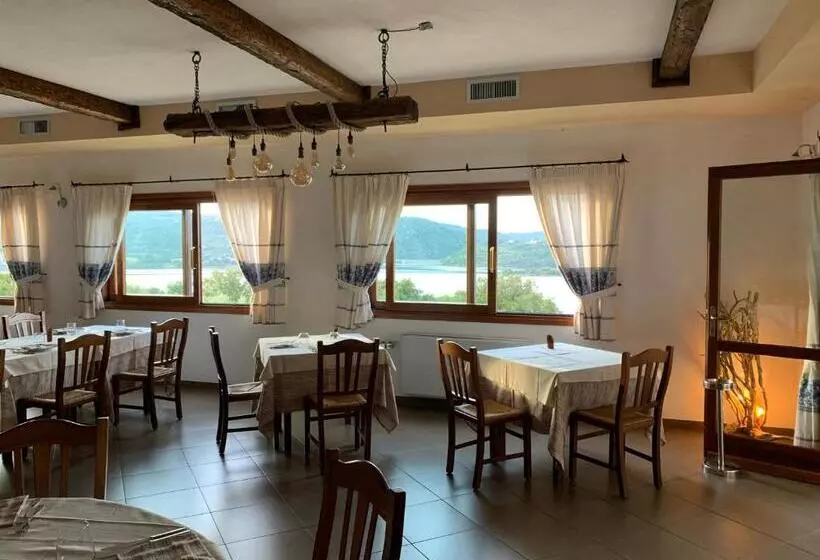 Отель Valkarana Country Relais