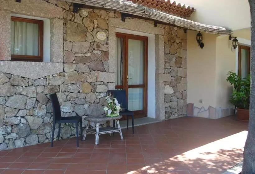 Отель Valkarana Country Relais