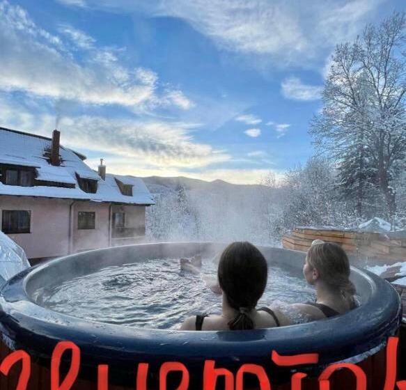 Hotel-cápsula краса карпат