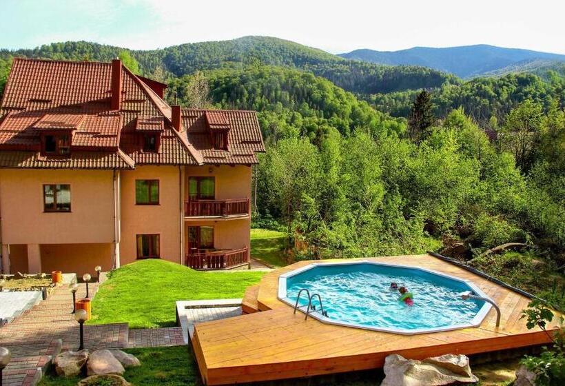 Hotel-cápsula краса карпат