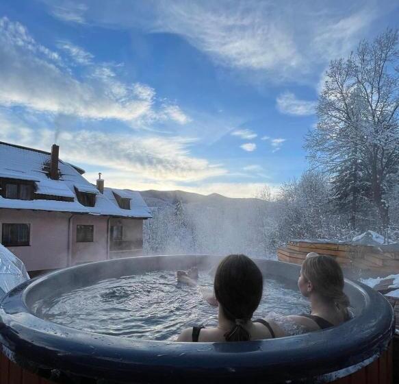 Hotel-cápsula краса карпат