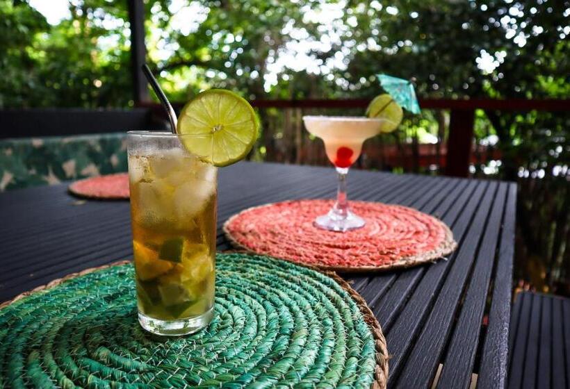 هتل Hostel Island Paradise, Saboga Lodge And Villa Noelia