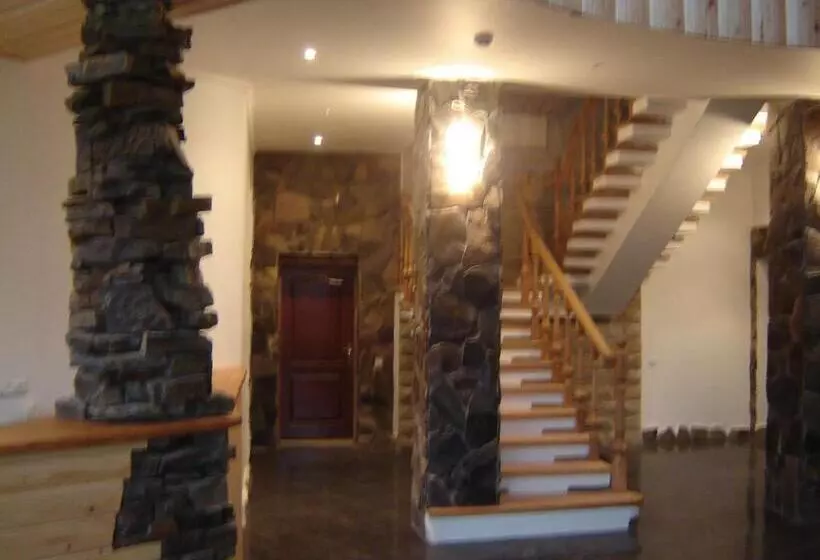 Majatalo садиба коренюки