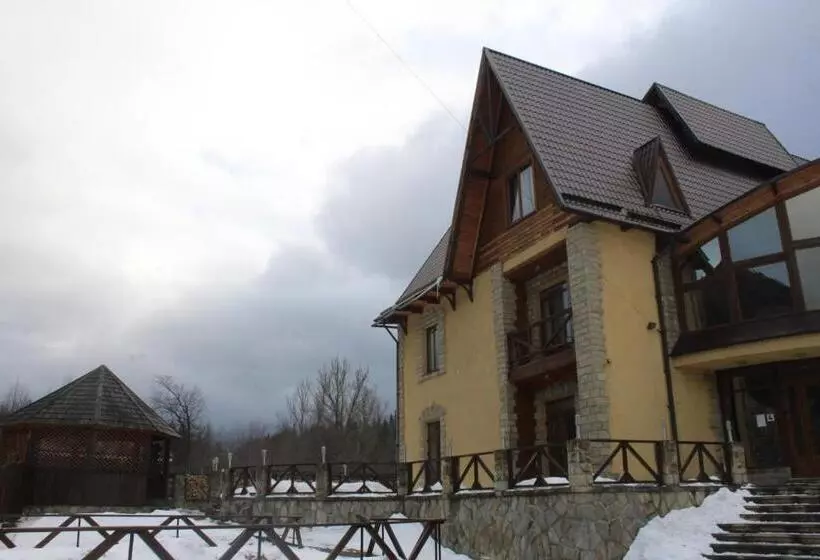 Majatalo садиба коренюки