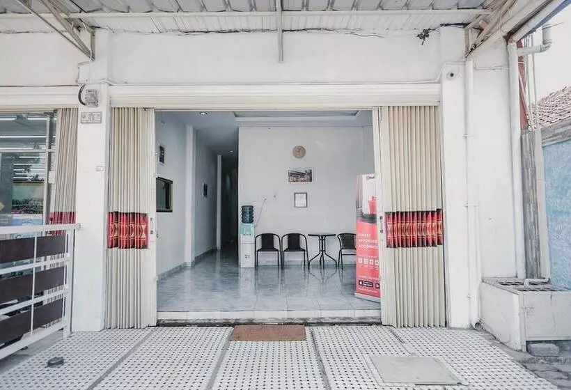 هتل Reddoorz @ Jalan Narada Lampung